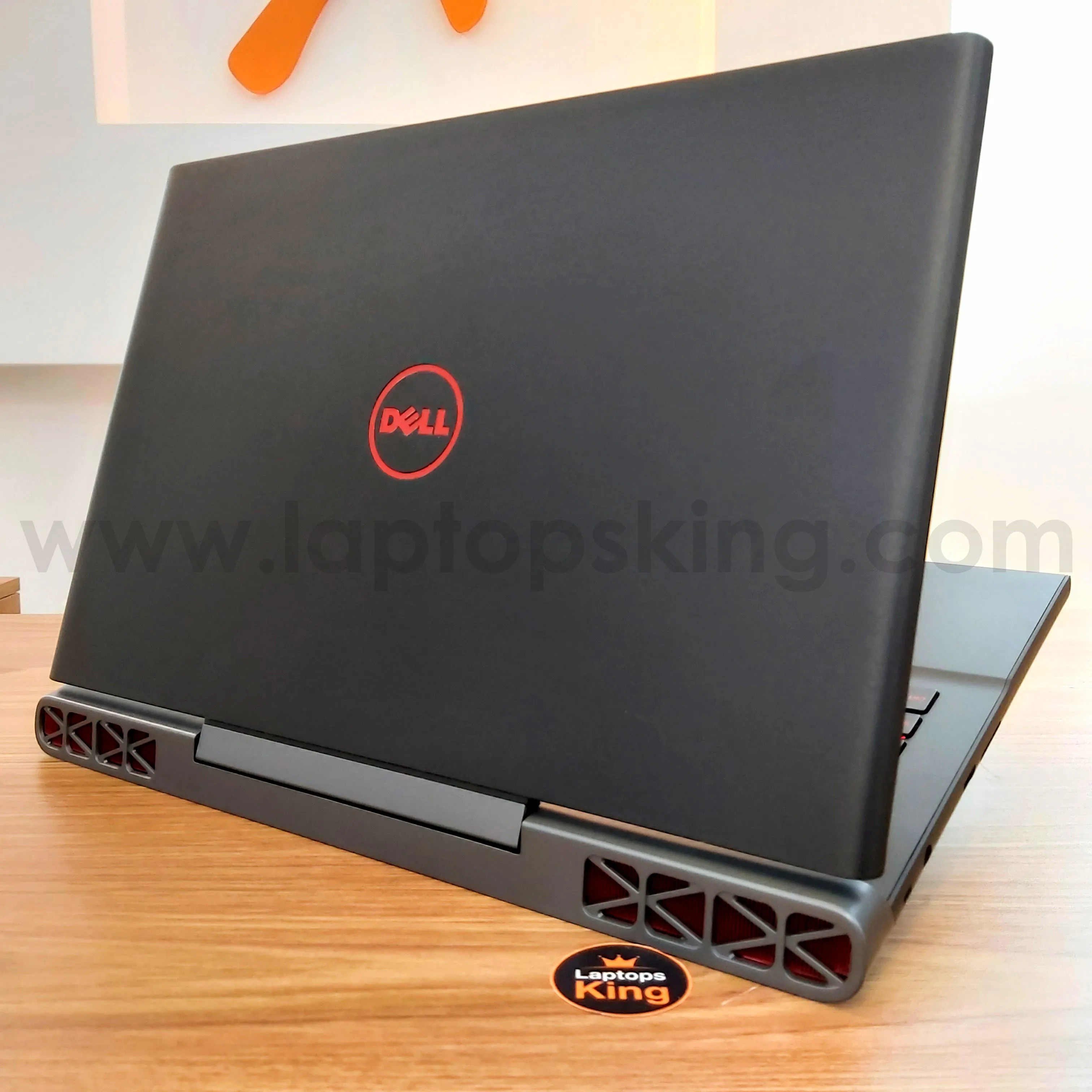 Dell Inspiron 15 7000 i7-7700hq Gtx 1050 Ti 4k Gaming Edition Laptop (Open Box)