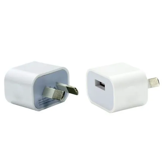 DYNAMIX 5V 2.1A Small Form Single Port USB Wall Charger.