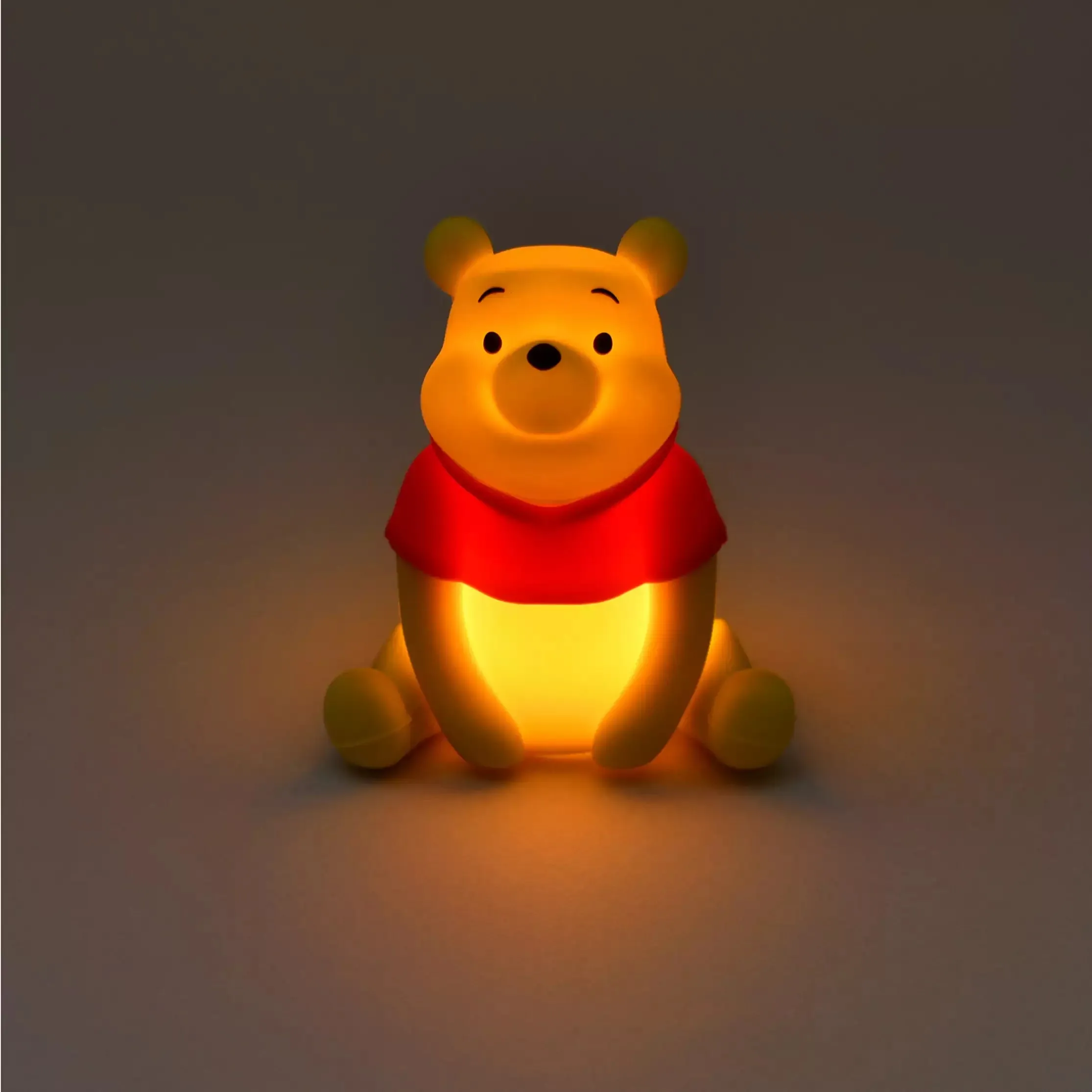 JDS - Winnie the Pooh Wireless Charger with Light