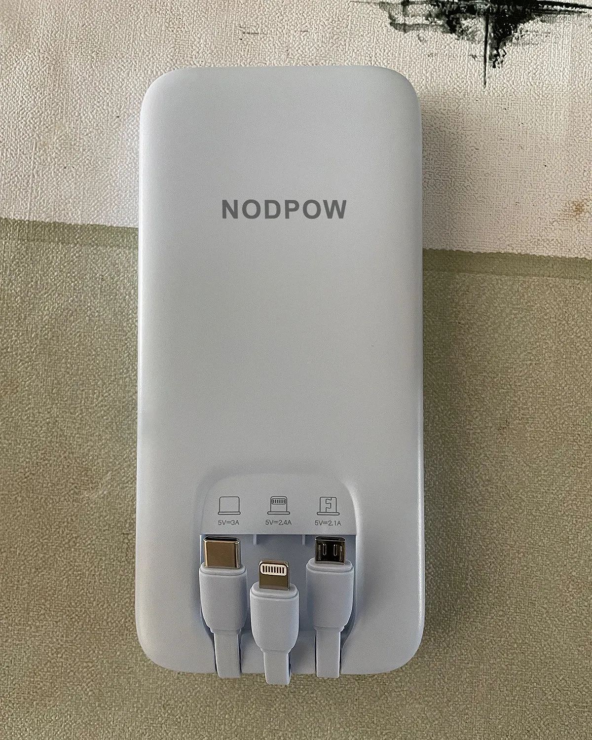 NODPOW Mobile power supply, 10000mAh Portable Fast Charger Including 3 USB-C Cables