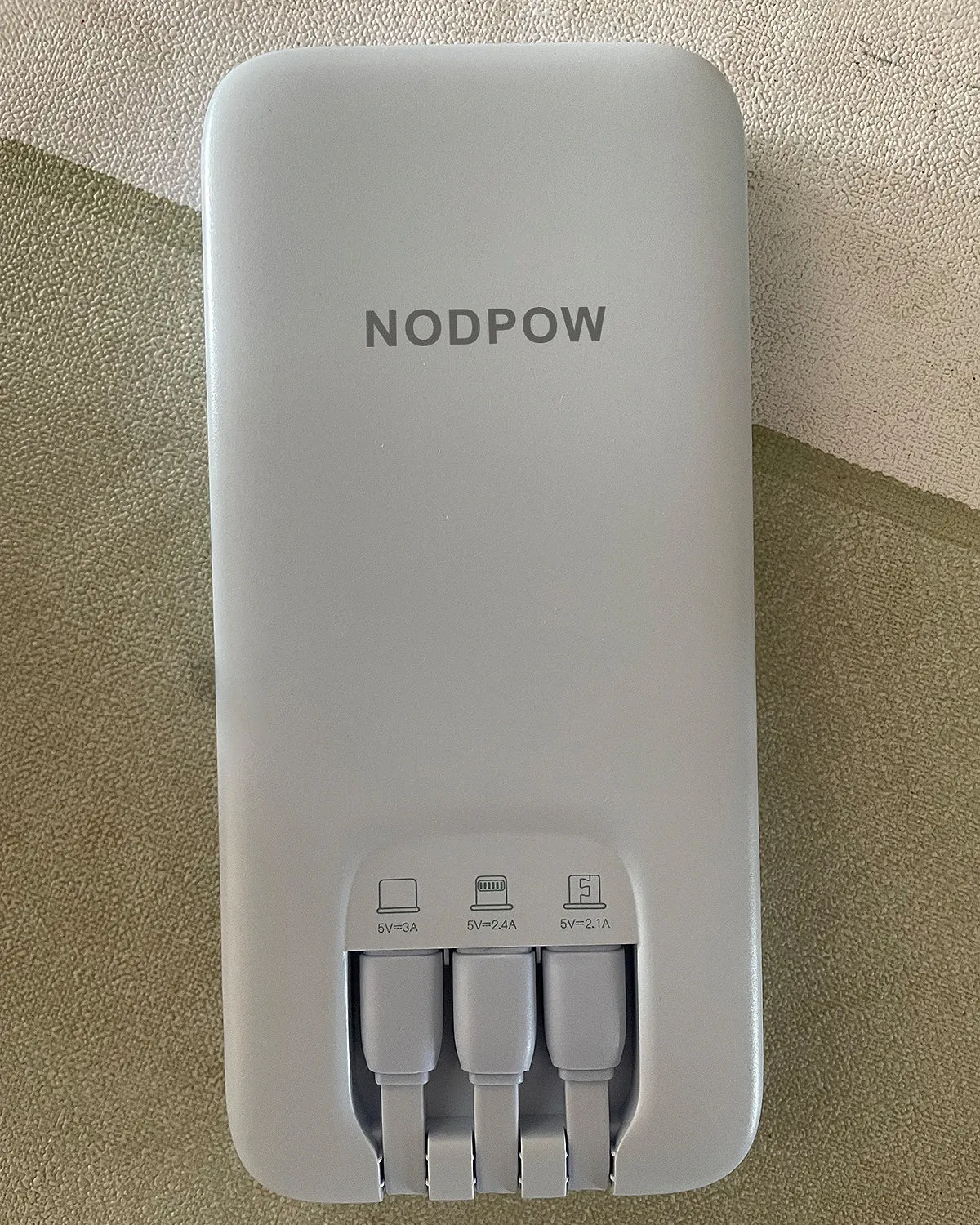 NODPOW Mobile power supply, 10000mAh Portable Fast Charger Including 3 USB-C Cables