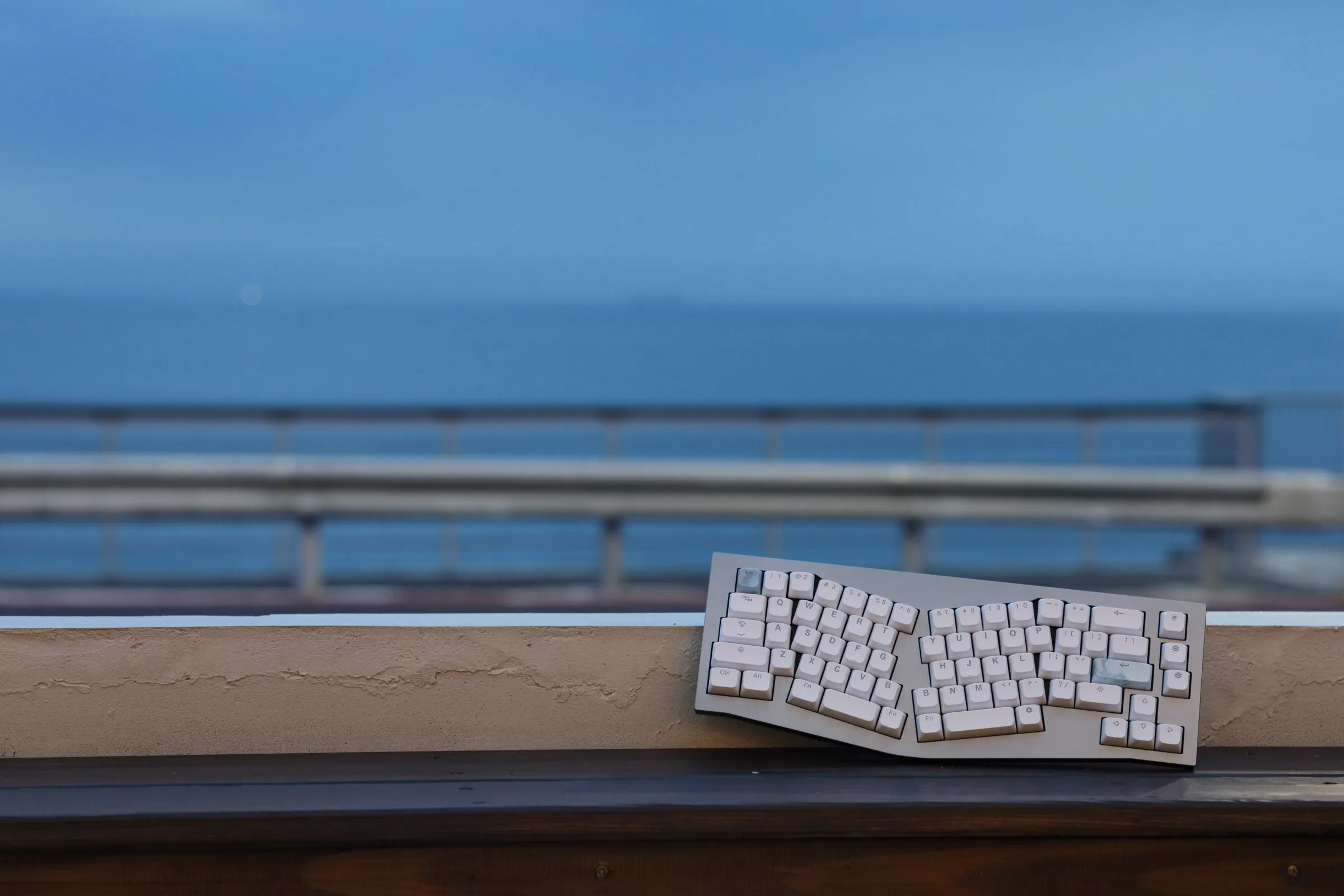 Tai-Hao BOBO Uniform Profile Backlit Doubleshot Keycap Set - Coastal Blue