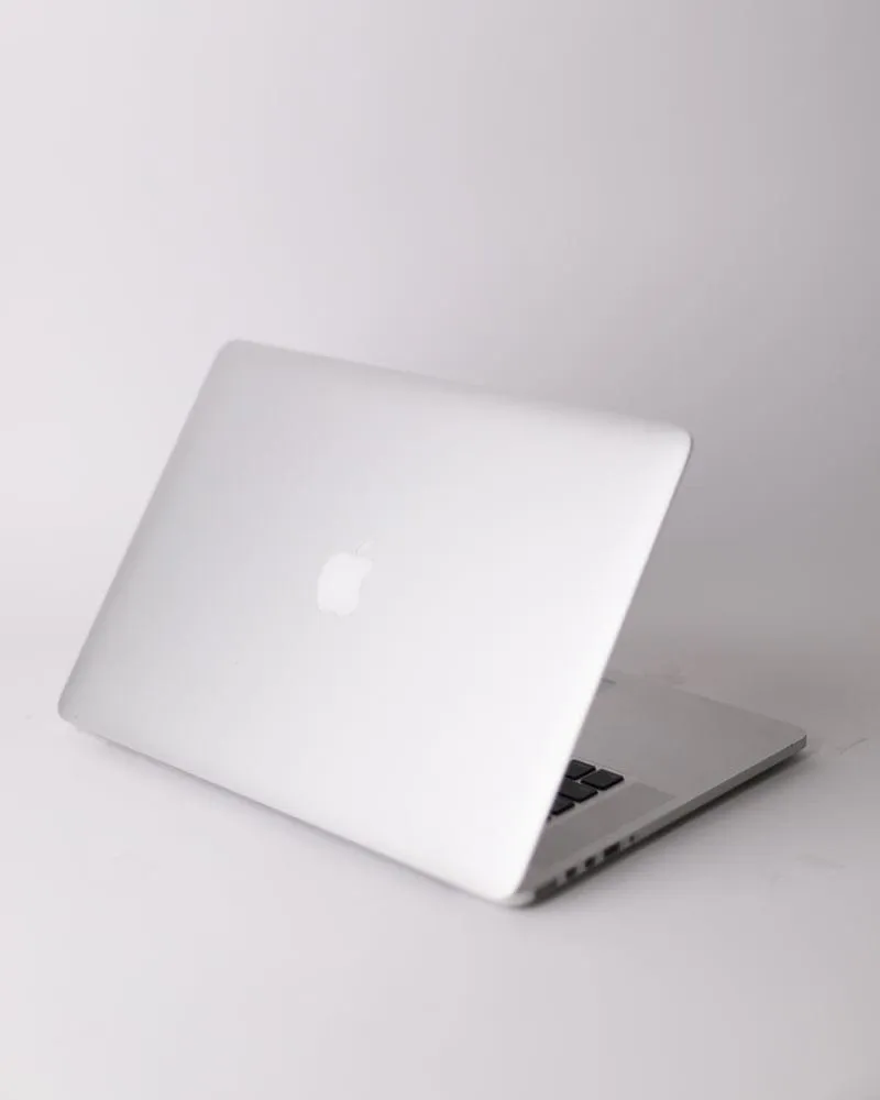 Used - Macbook Pro 15in Retina 2012 (2.3ghz i7, 8gb ram, 250gb ssd)